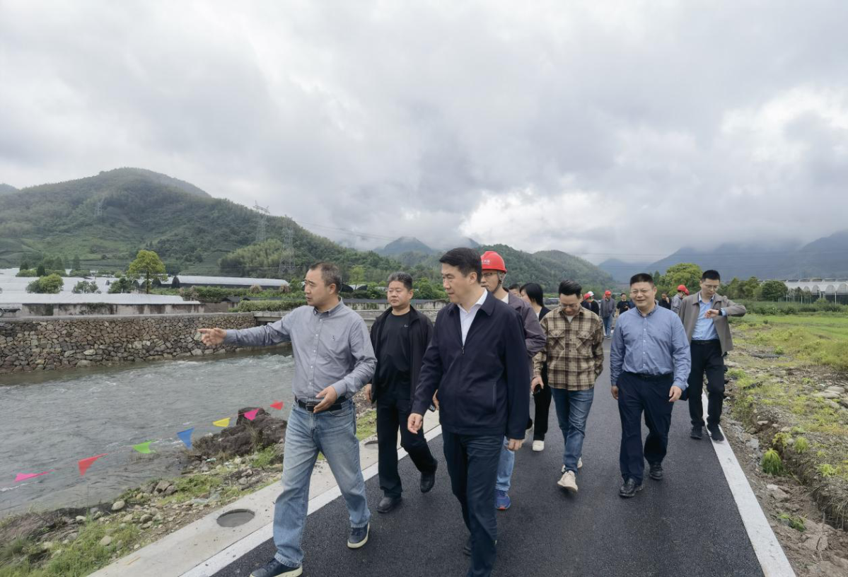 武义县：县级总河长李强开展巡河并检查河道整治工程建设情况